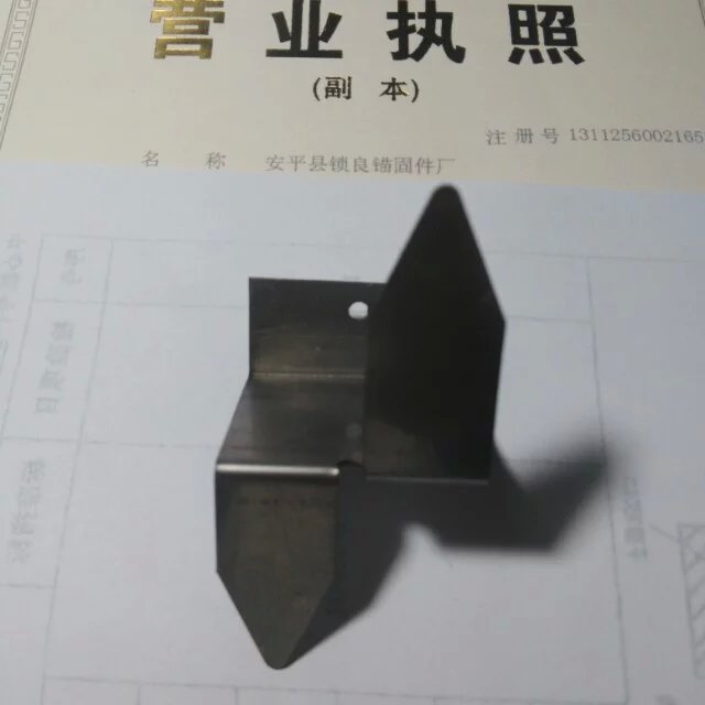 巖棉復合一體板安裝件批發量大從優