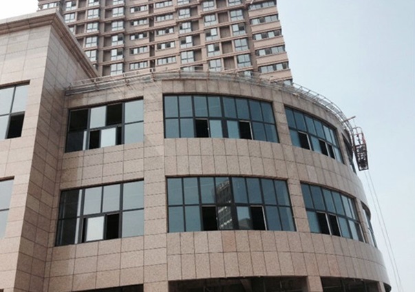 石材開槽安裝一體板安裝件取代了傳統的粘接工